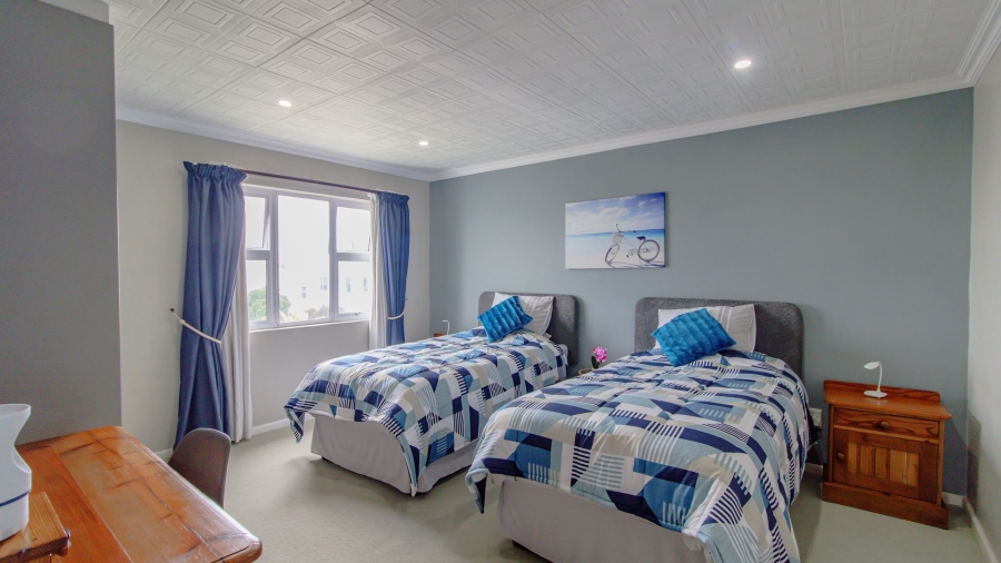 4 Bedroom Property for Sale in Yzerfontein Rural Western Cape